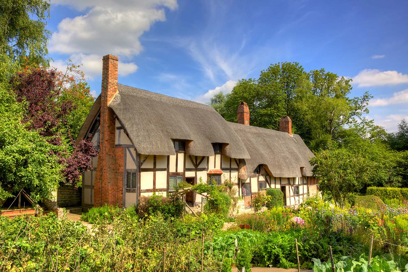 Anne,Hathaway's,(william,Shakespeare's,Wife),Famous,Thatched,Cottage,And,Garden