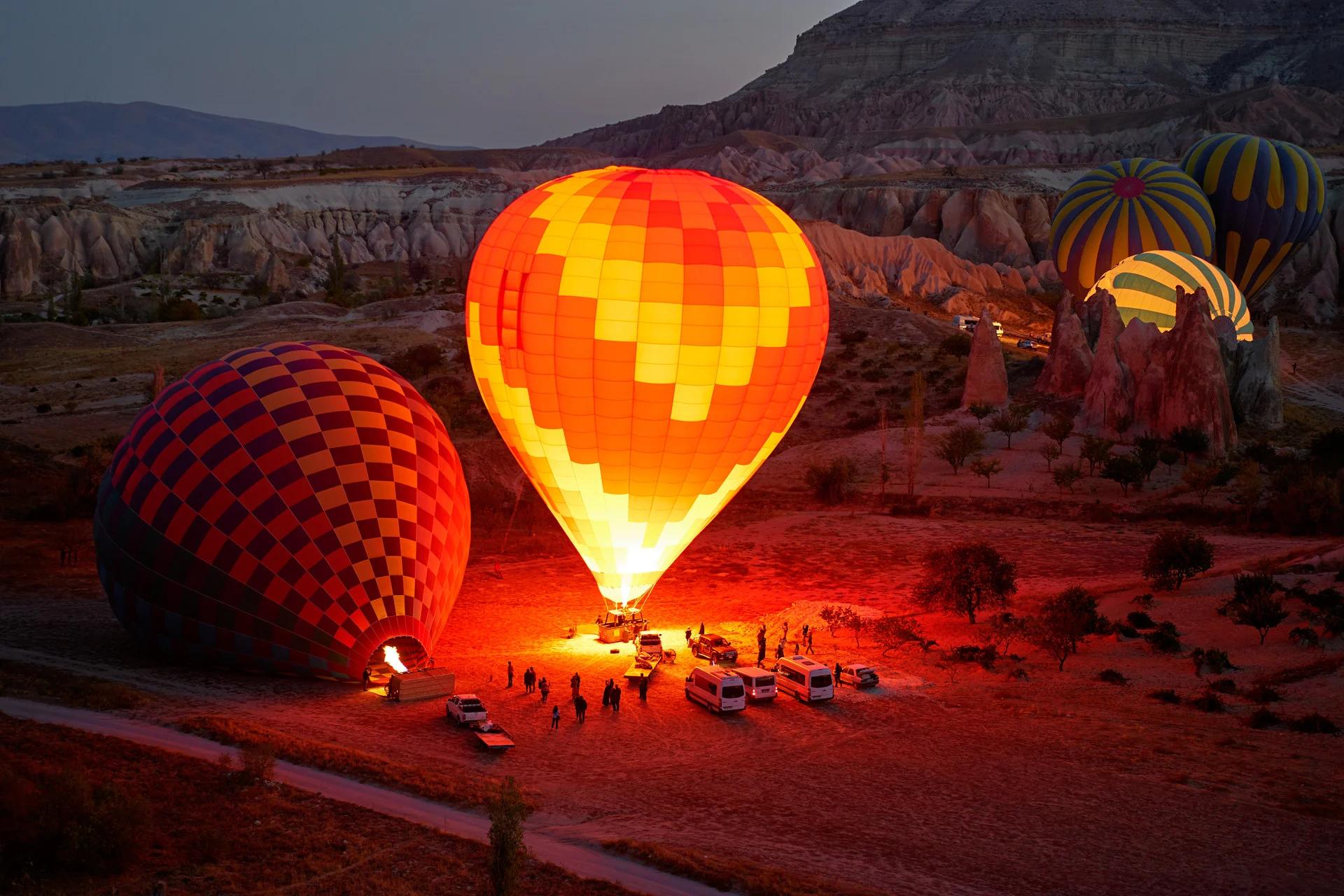 Timeless Türkiye 22 Balloon launch before dawn