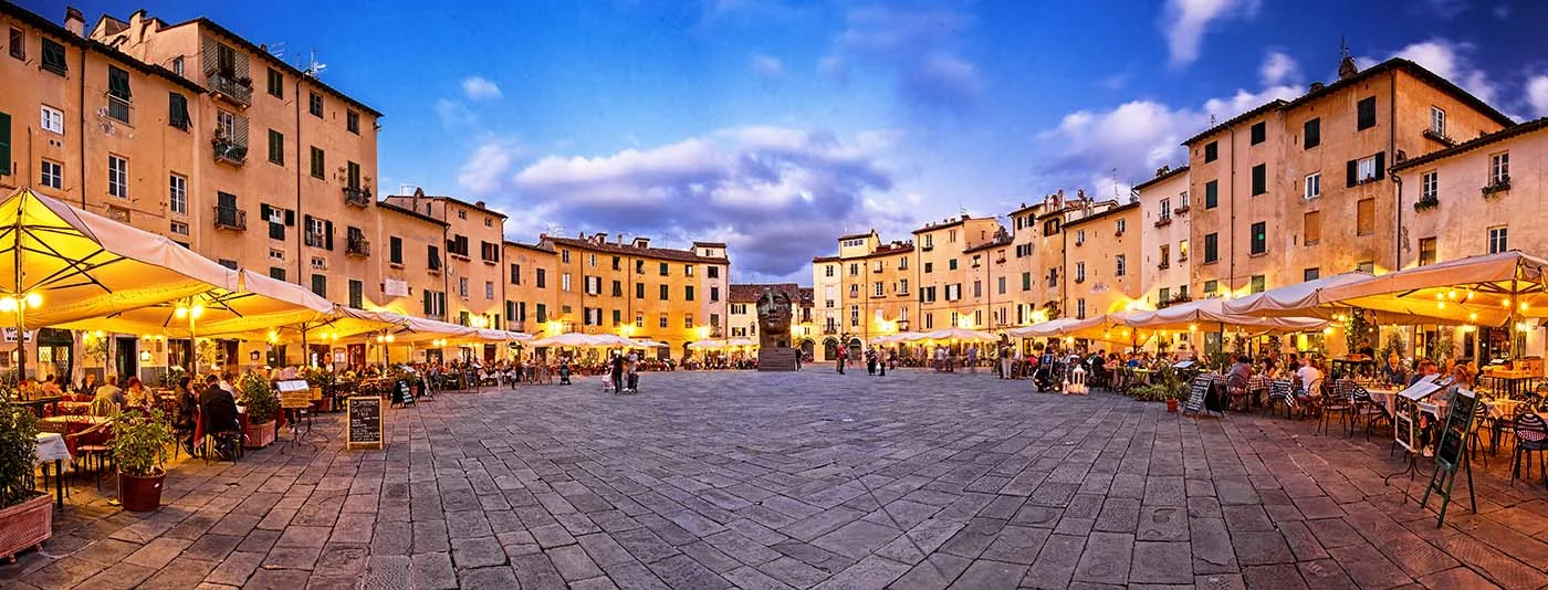 Lucca Plaza