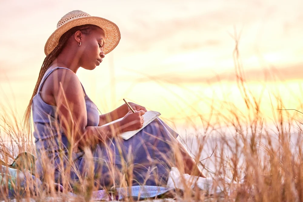 how to start a travel journal