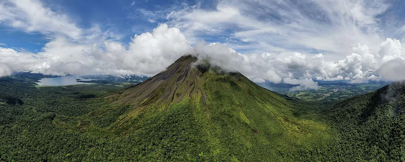 arenal volcano pano