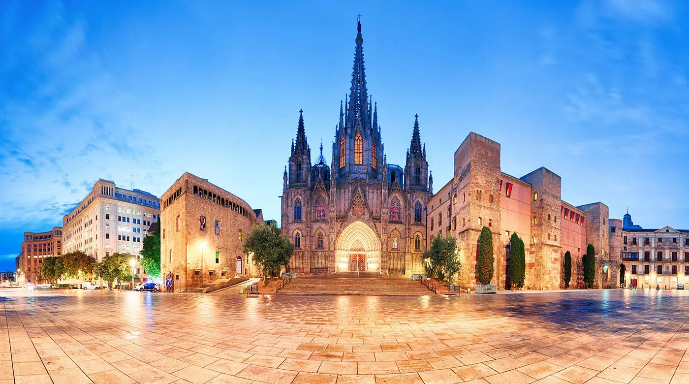 barcelona gothic quarter cathedral