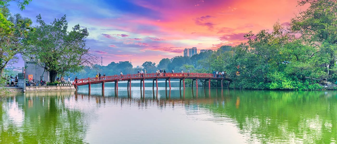 hanoi city red bridge