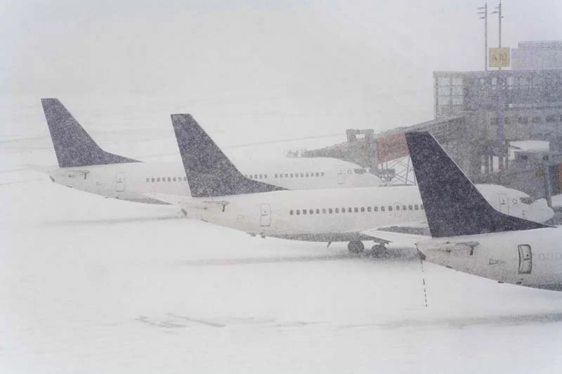 planes in snow