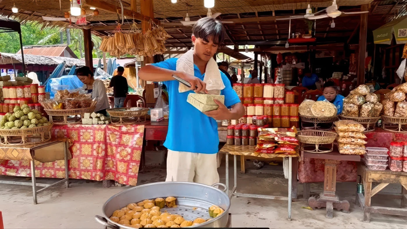 preah dak 1400 | Solo Travel For Women | Sisterhood Travels Group Tours