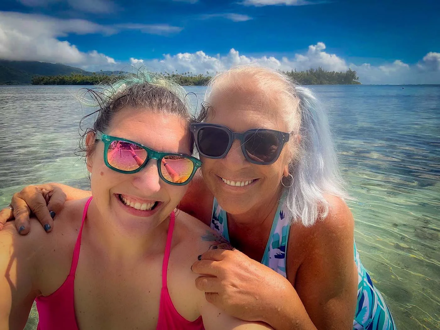 Satcey and Sami ray on a sisterhood trup