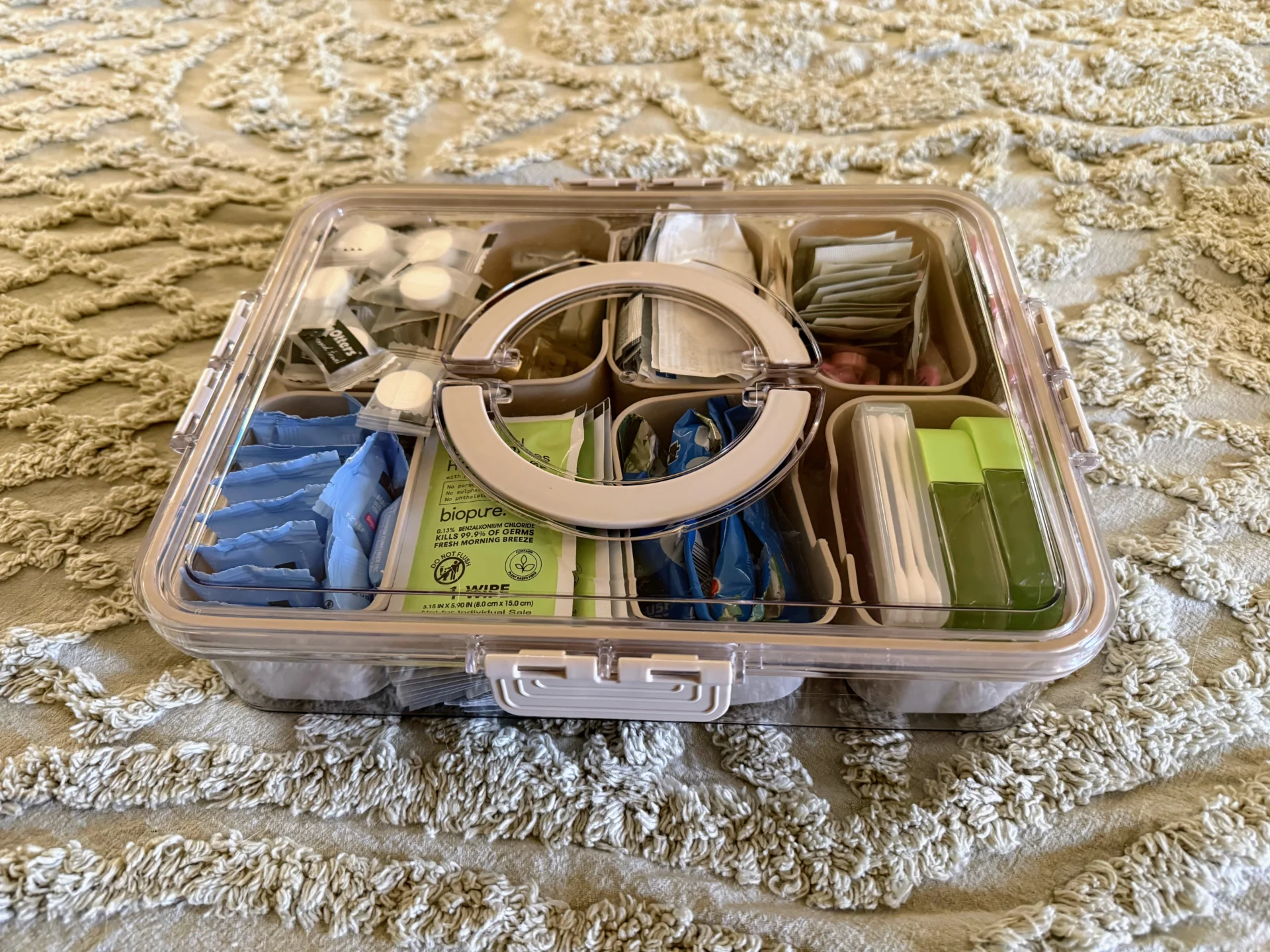 case for organizing small toiletries
